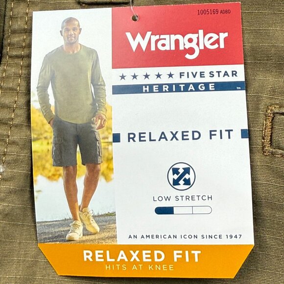 Wrangler Men's Relaxed Fit Low Stretch Brown Cargo Shorts Size 48 Inseam 10" NWT - Picture 5 of 11